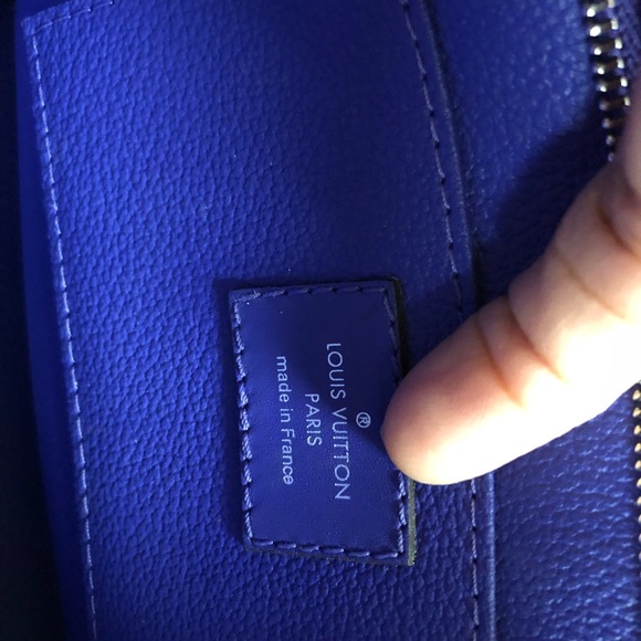 Louis Vuitton toiletry pouch 19. - Picture 7 of 8